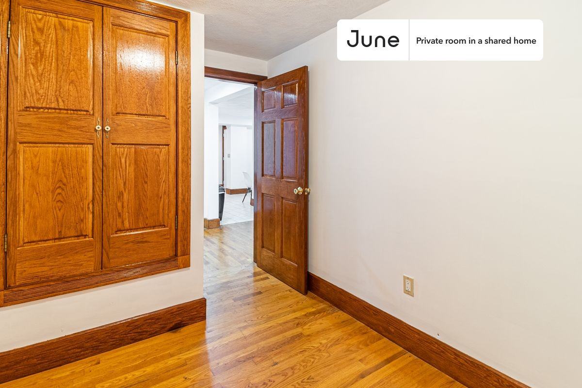 166 Auburn St #B - Photo 2 of 13