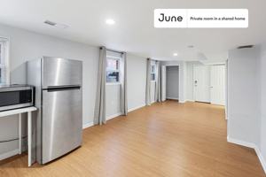 featured image of 530 Ingraham St Ne #A