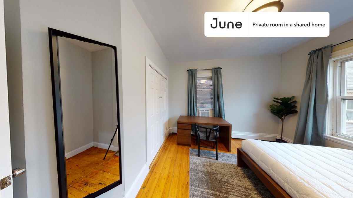 Calumet St #A - Photo 2 of 10