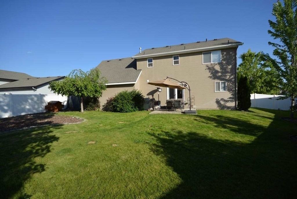 2961 W Wilbur Ave - Photo 2 of 14