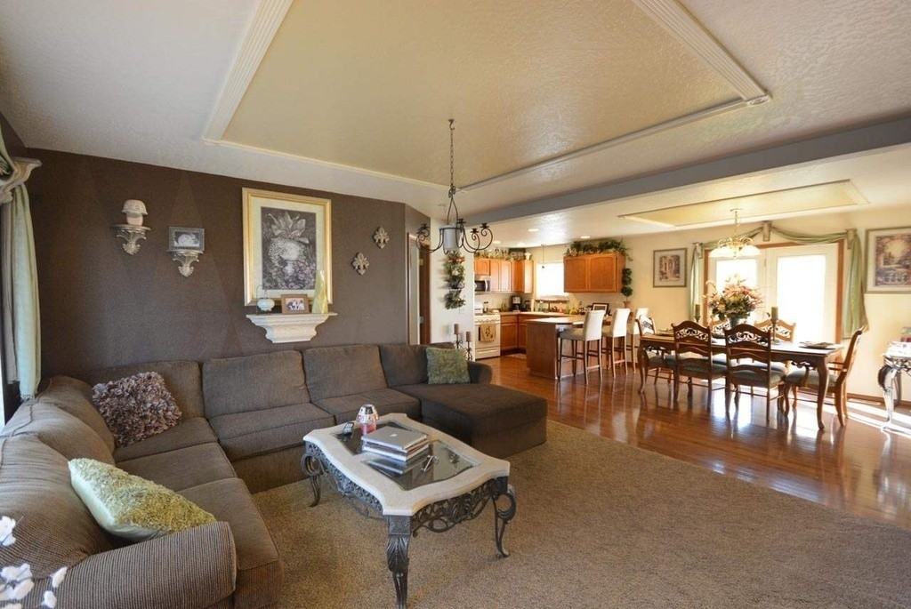 2961 W Wilbur Ave - Photo 3 of 14