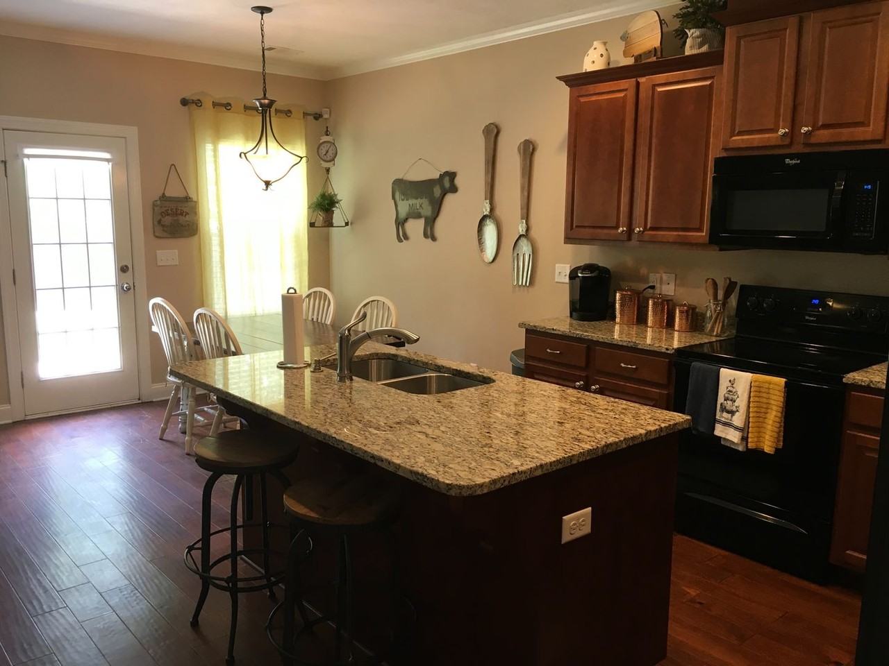 1989 Kenlock Dr - Photo 3 of 18