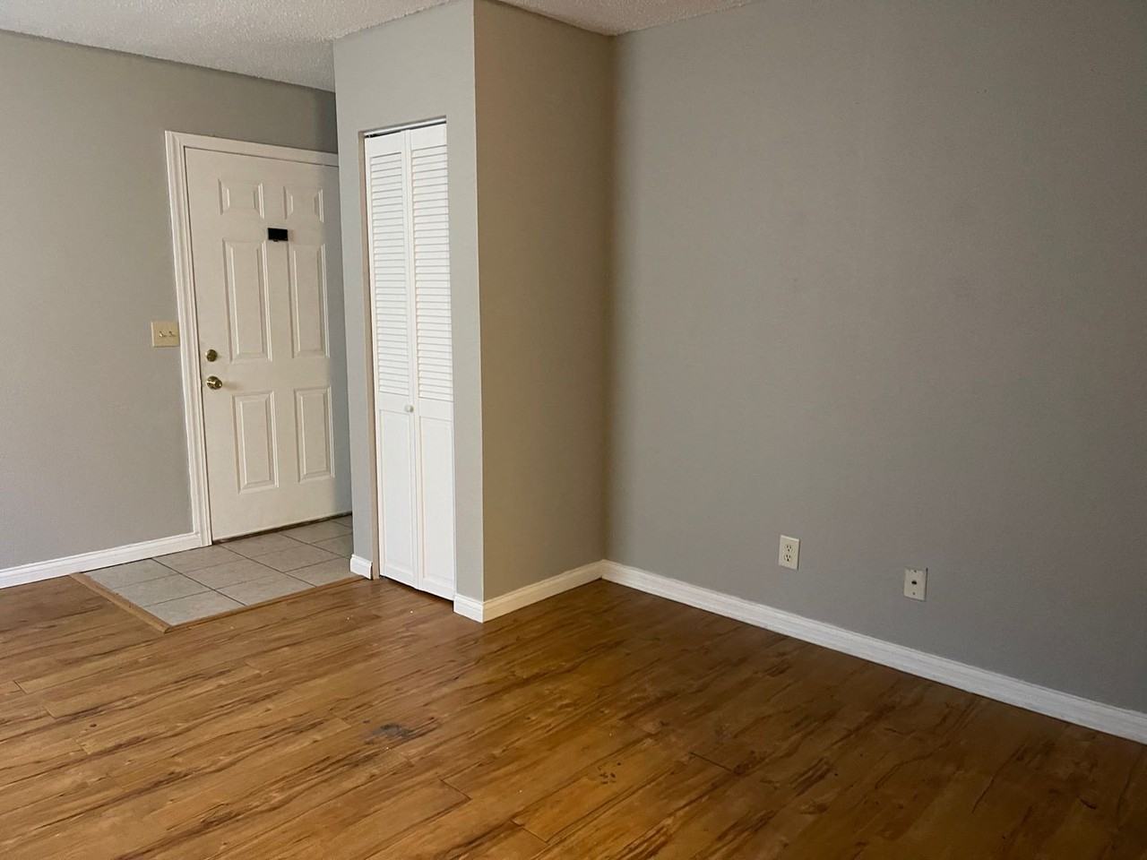 152 S. Dipper Lane - Photo 2 of 12