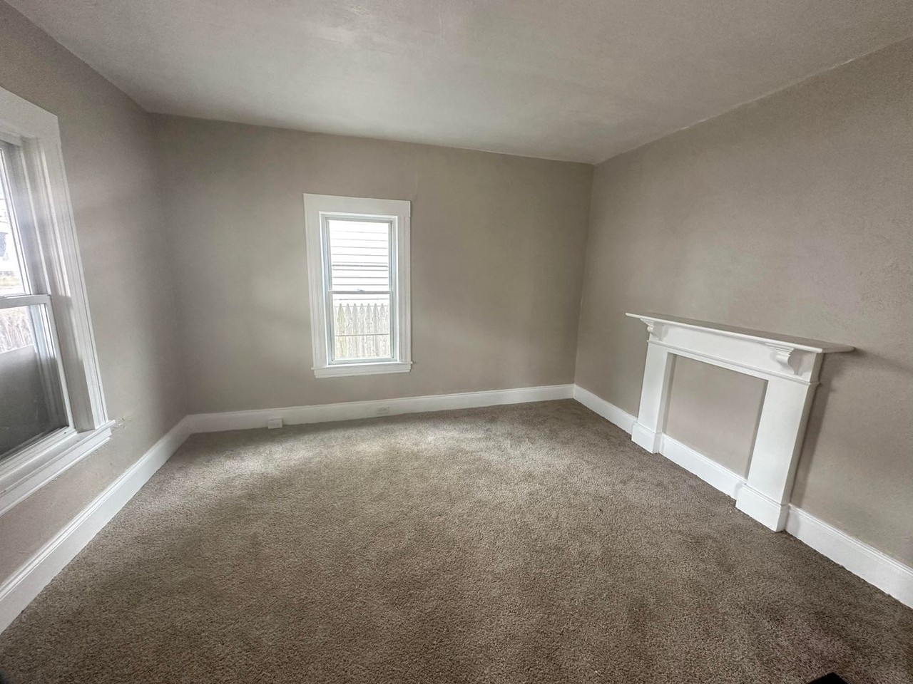 204 Janet St - Photo 2 of 9