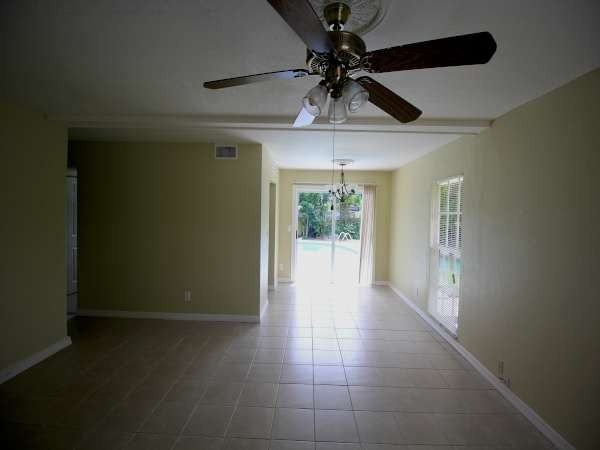 6904 NW 79th St - Photo 3 of 19