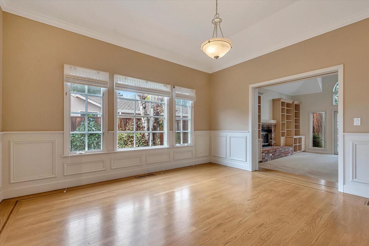 954 Russell Ave - Photo 7 of 50