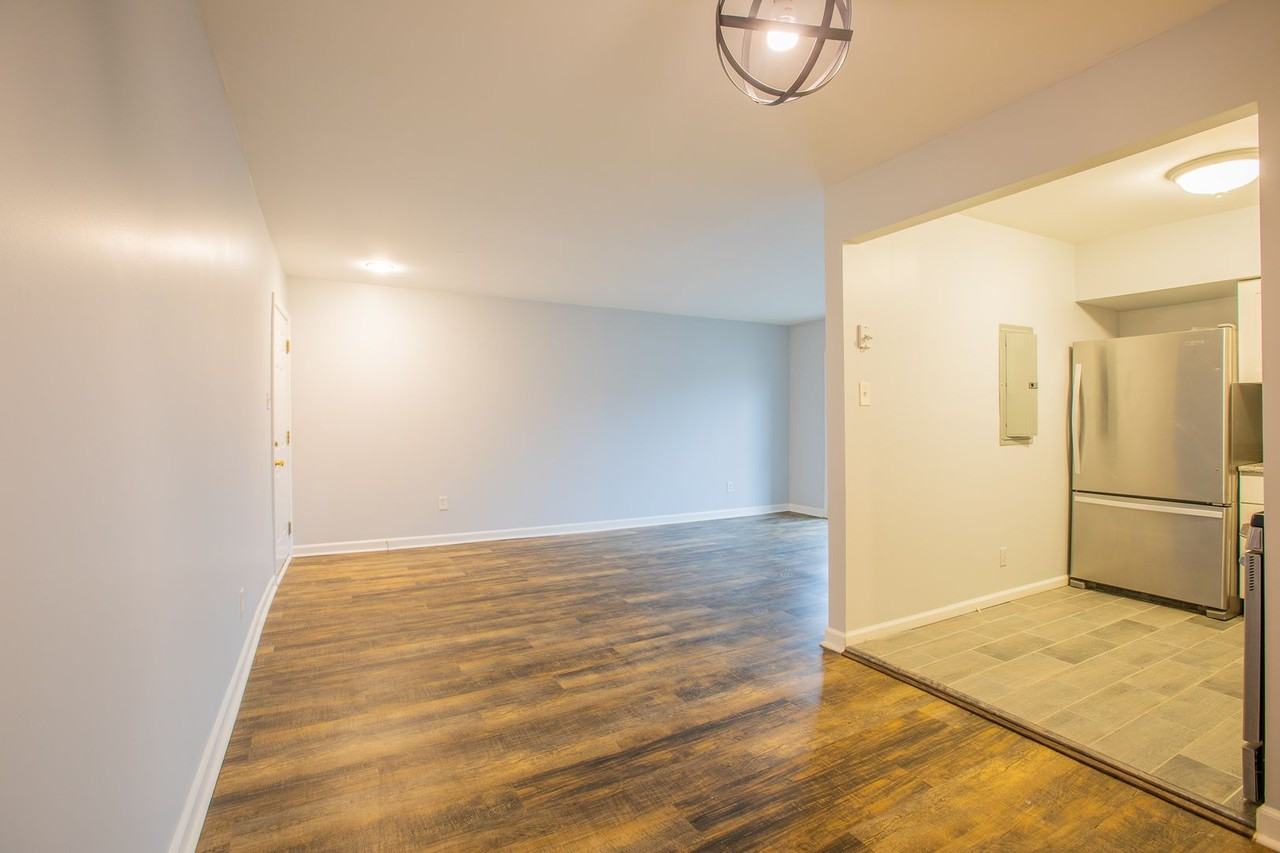 2608 Wade Rd Se - Photo 2 of 18