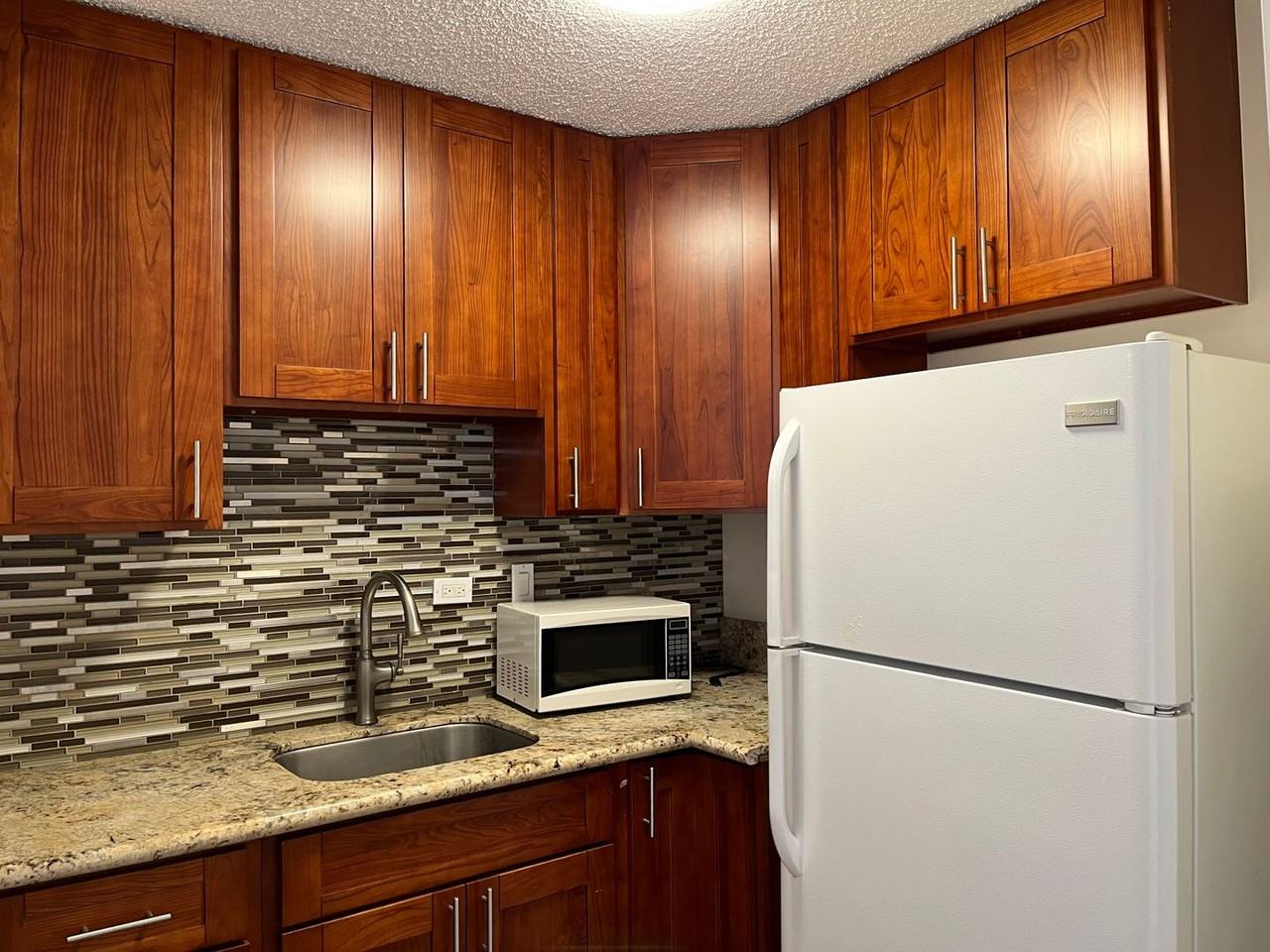 1535 Pensacola St #603 - Photo 3 of 19