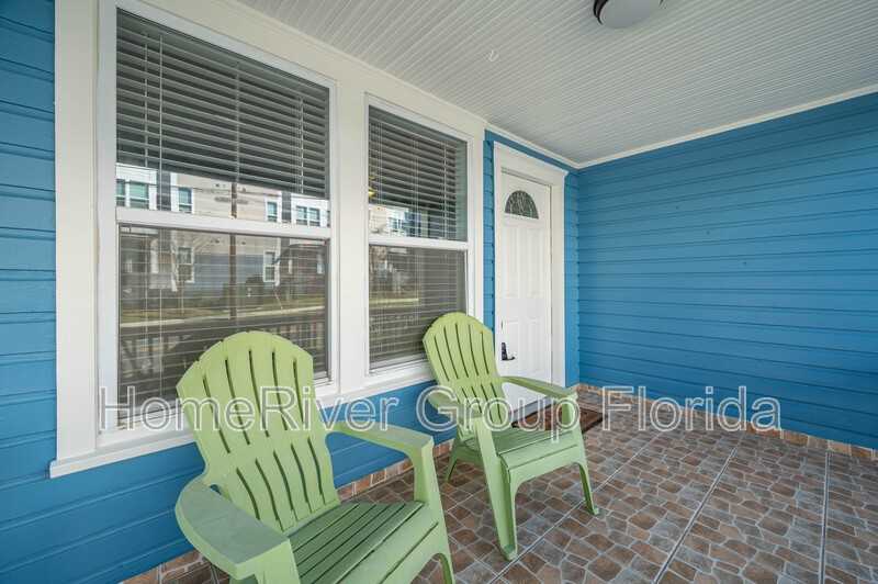 809 E Lime St - Photo 2 of 17