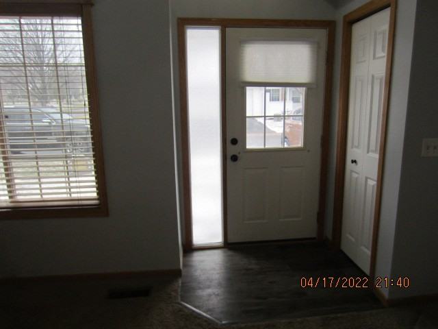 12806 43rd St Ne - Photo 3 of 24