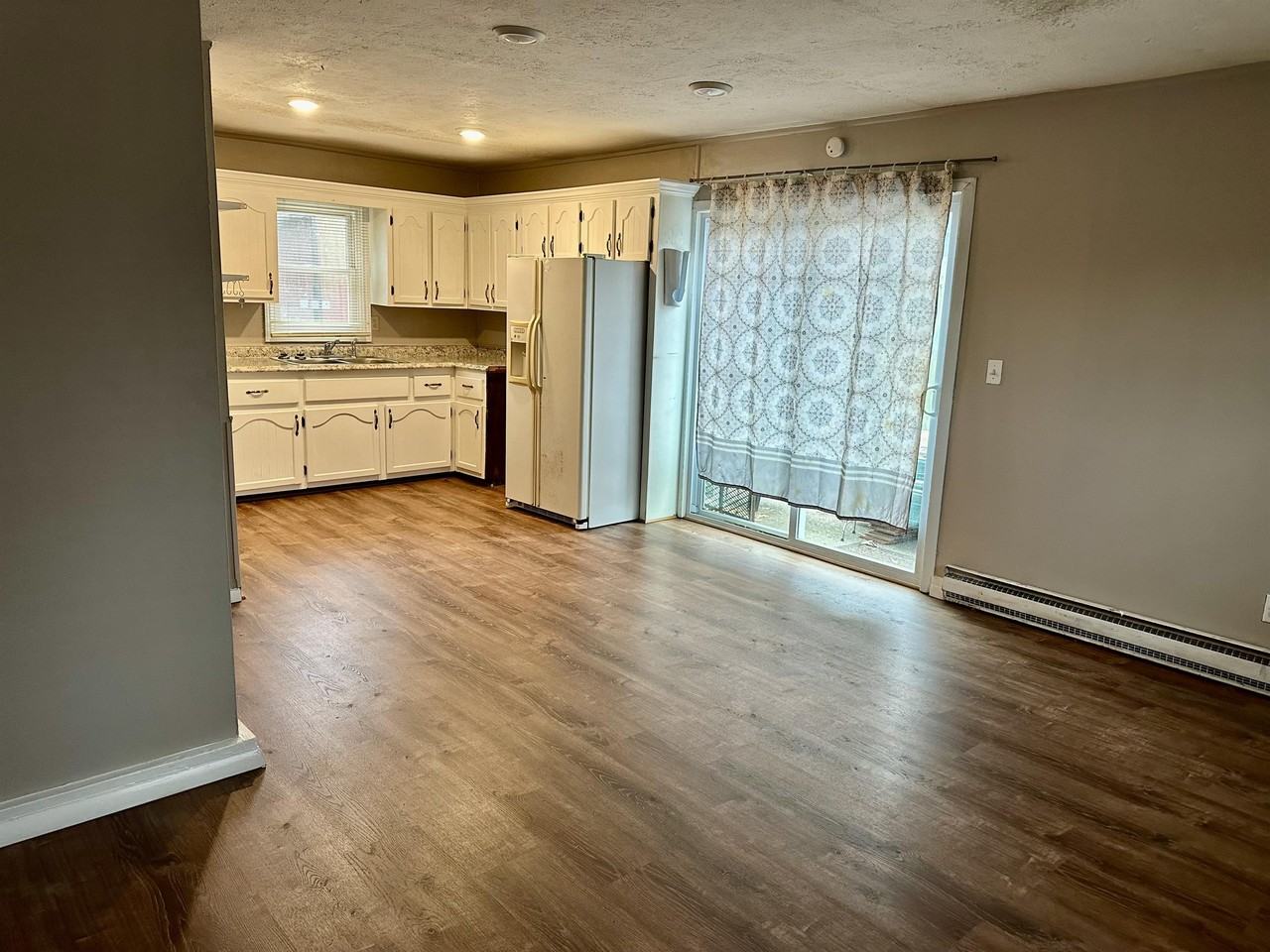 620 Fitzsimmons St #1 - Photo 4 of 9