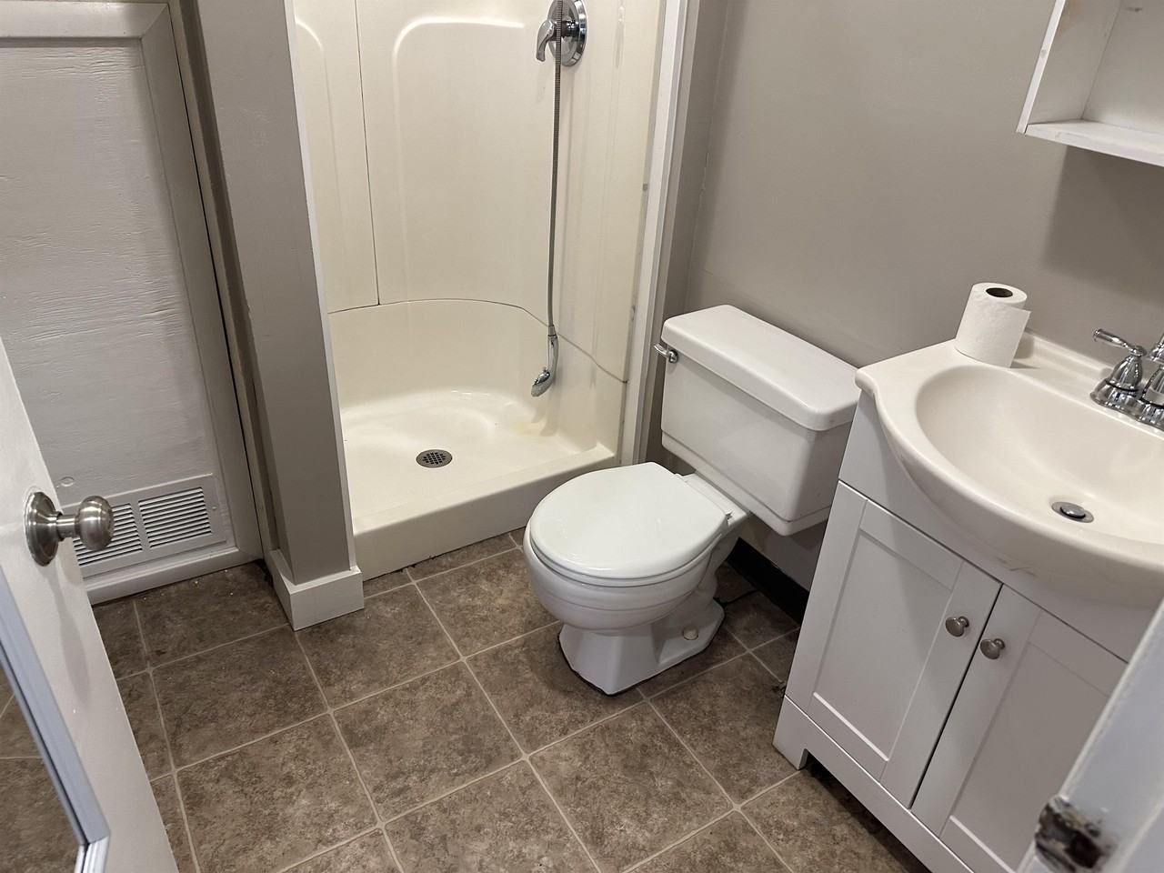 620 Fitzsimmons St #1 - Photo 6 of 9