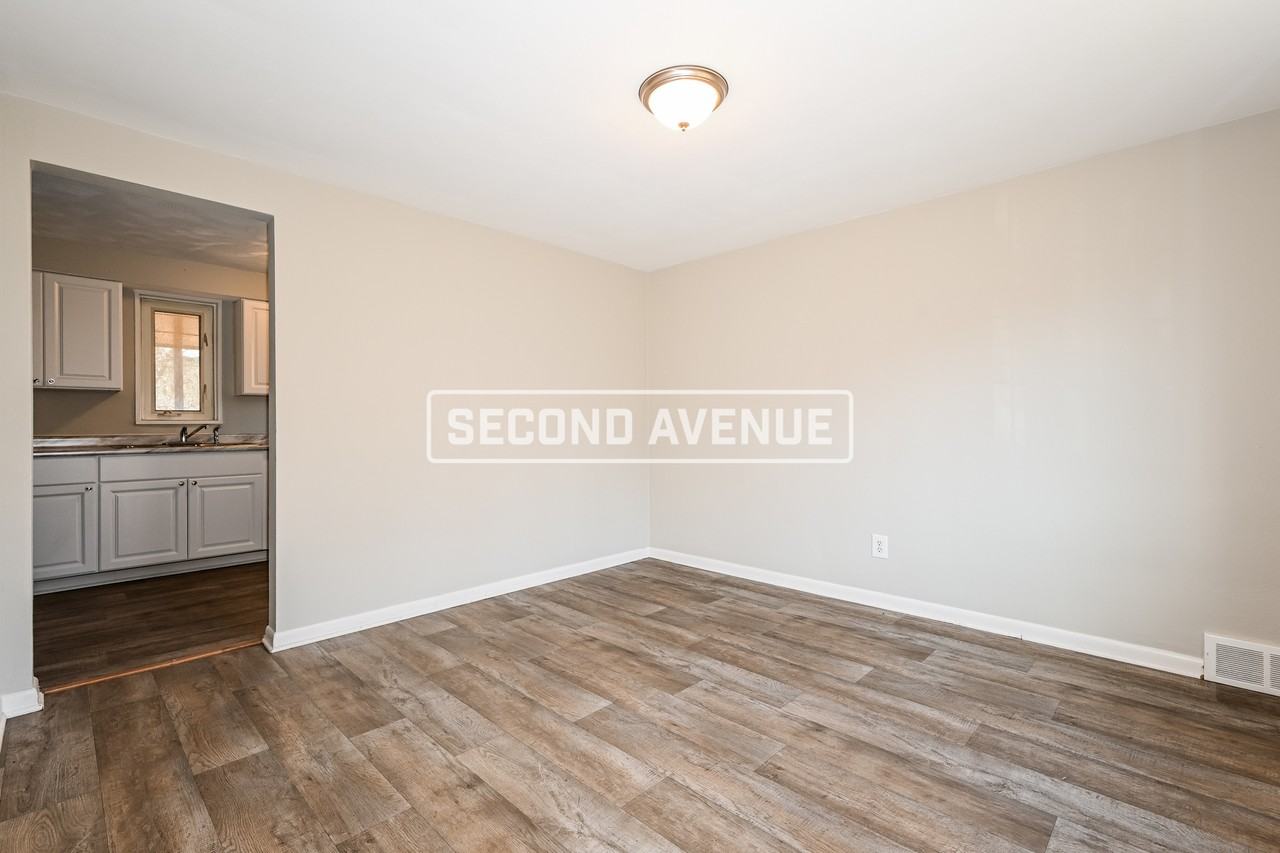327 Elias Dr - Photo 5 of 17