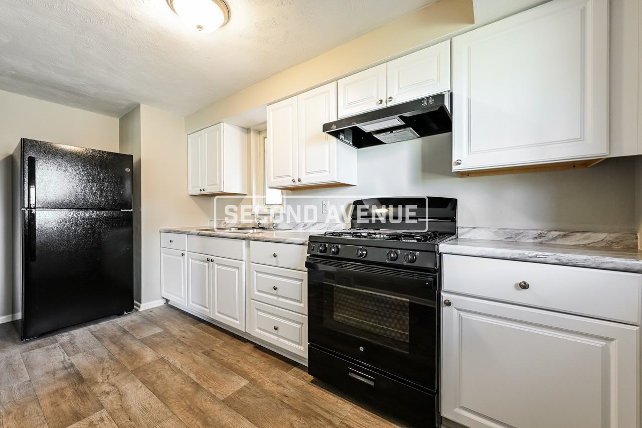327 Elias Dr - Photo 6 of 17