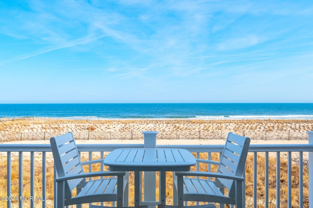 20 Dune Ter 20, Seaside Heights, NJ 08751 3 Bedroom Condo for 4,000