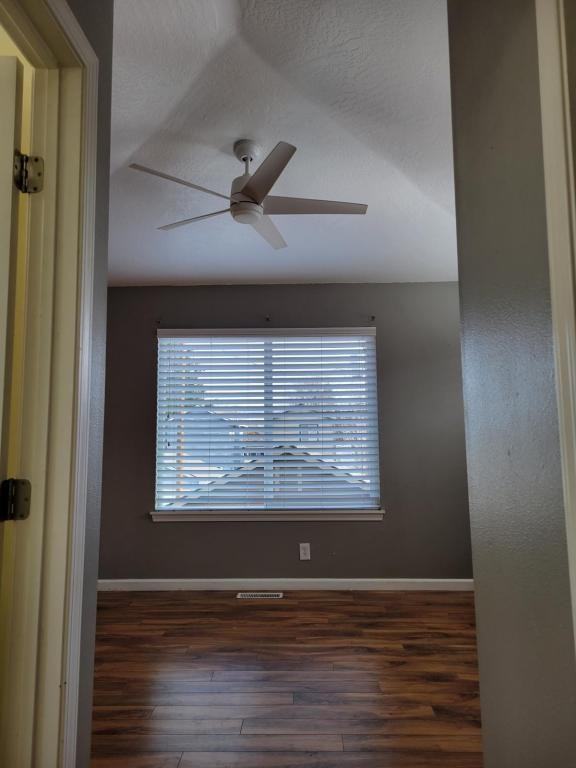 2062 S Gourley St - Photo 5 of 10
