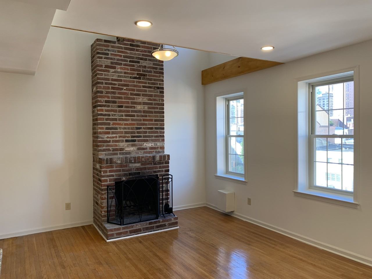 1516 Lombard Street - Photo 2 of 15