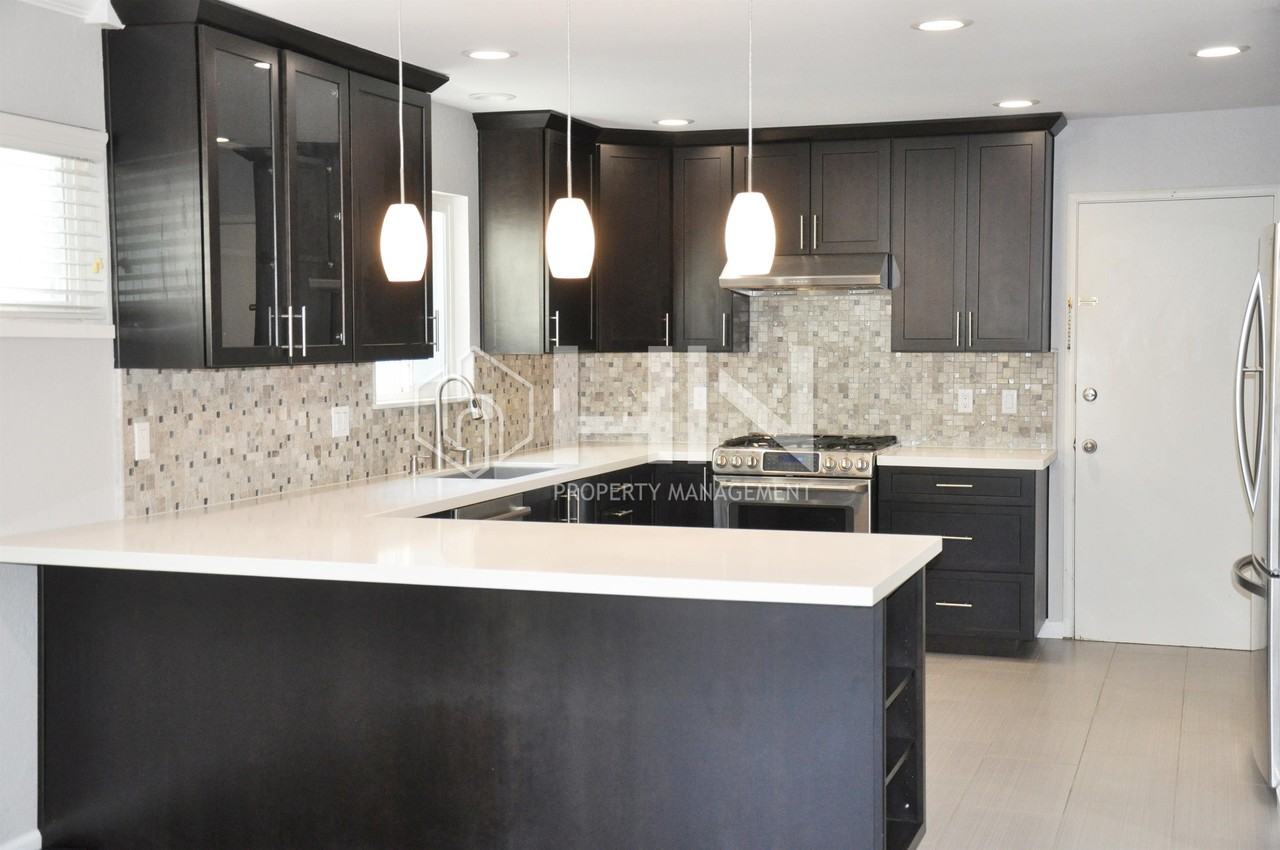 5756 Antone Rd - Photo 3 of 15