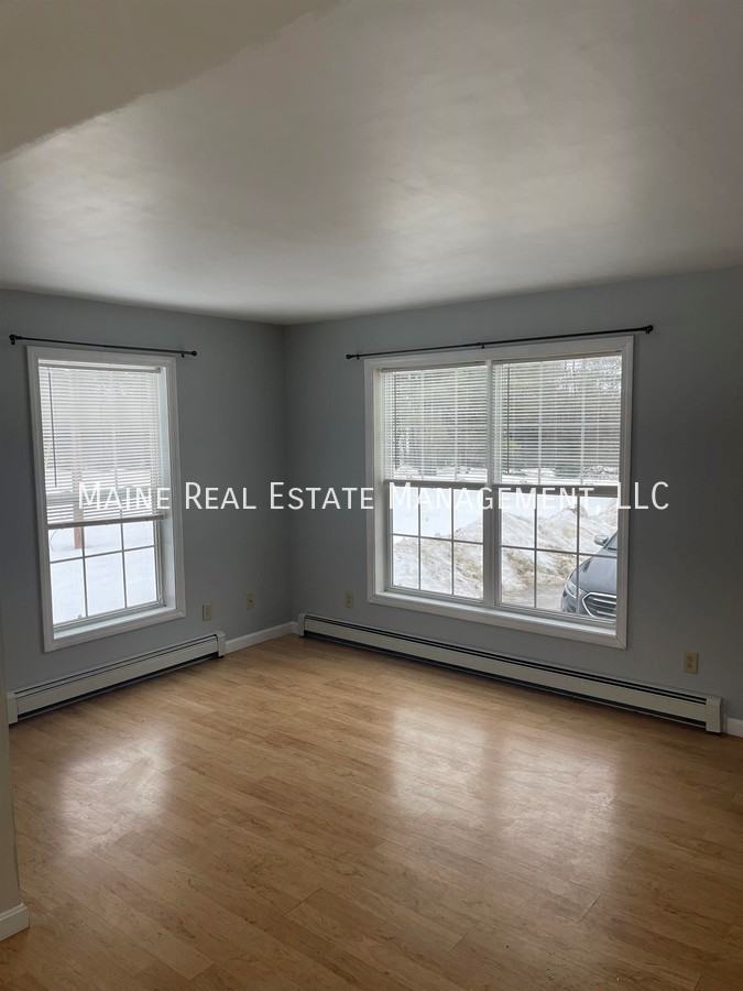 20 Patrick Dr - Photo 2 of 13