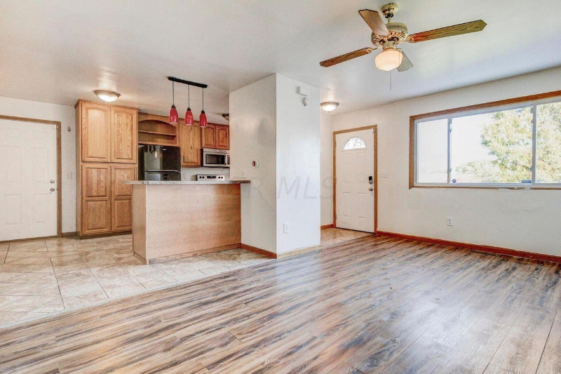 1113 S Hague Ave - Photo 3 of 19