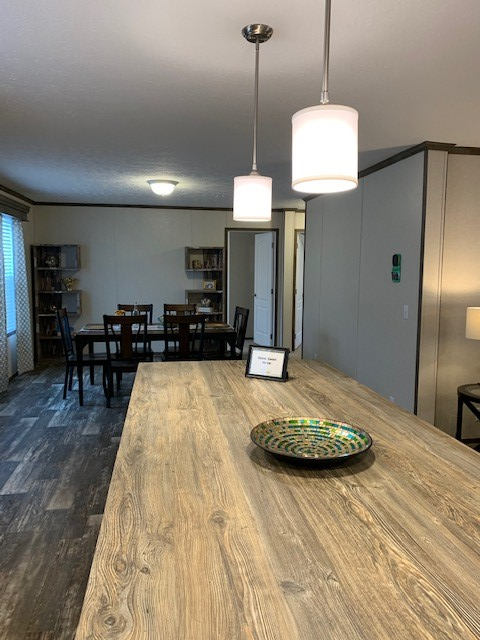 1102 Peachtree Ct - Photo 2 of 24