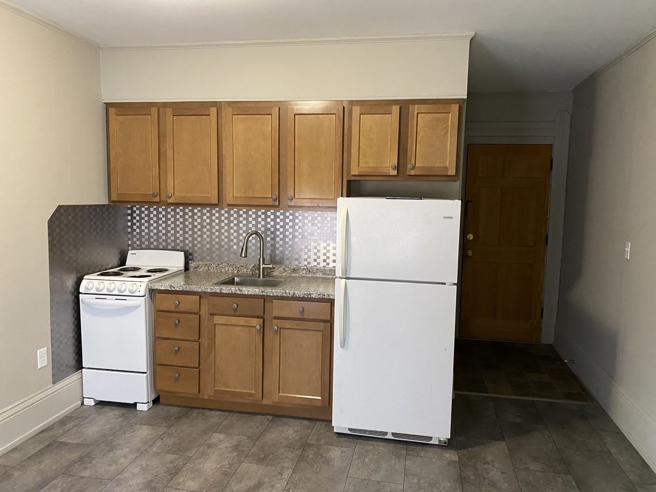 119 W Sandusky St #5 - Photo 3 of 8