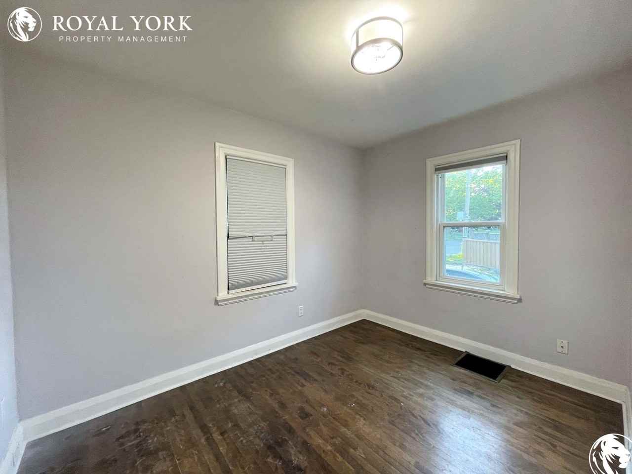 1-70 Rossland Road East, Oshawa, Ontario L1G 2W3 - Photo 3 of 7