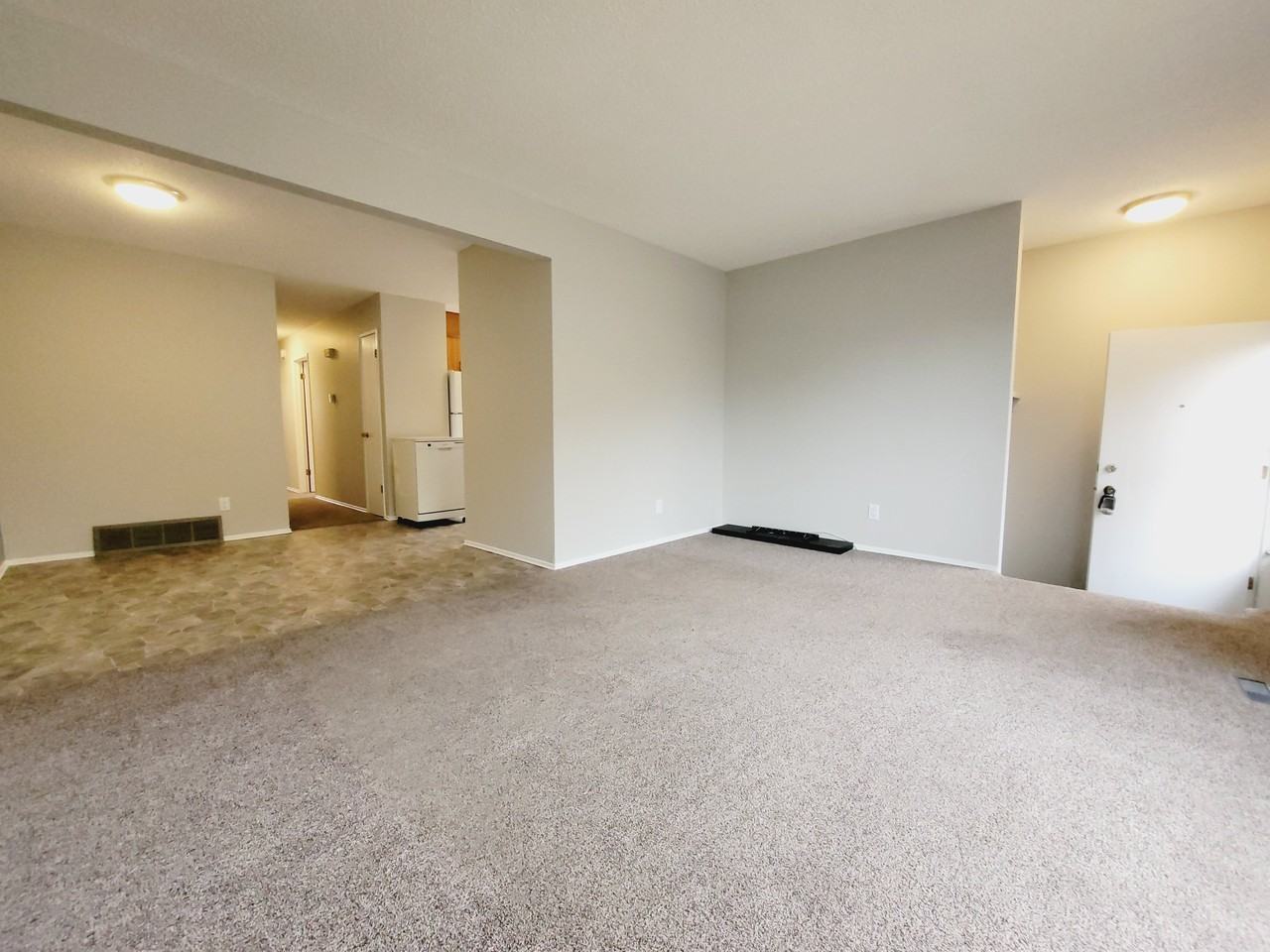 10529 154 St Nw - Photo 2 of 22