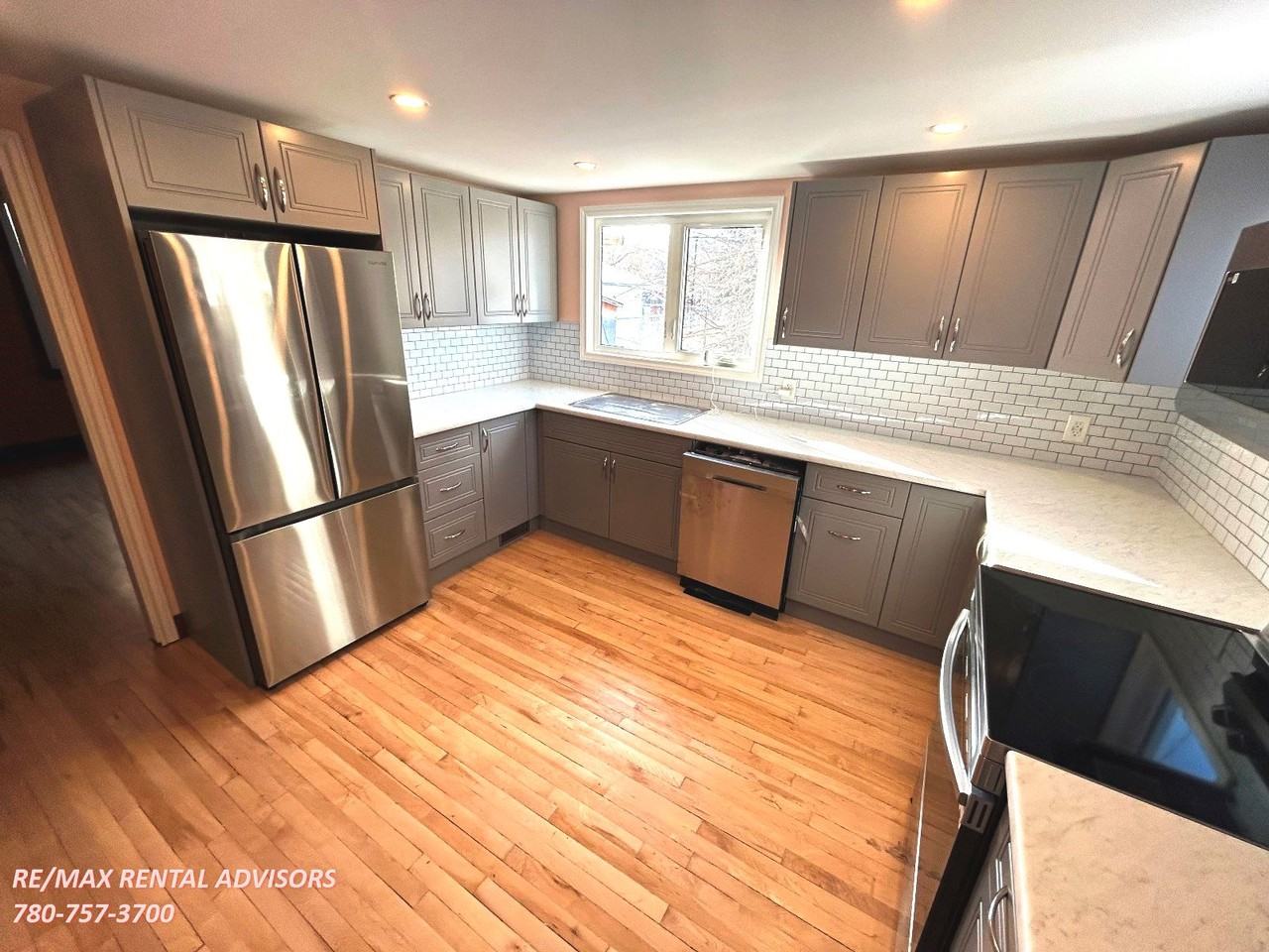 11312 91 St Nw - Photo 3 of 16