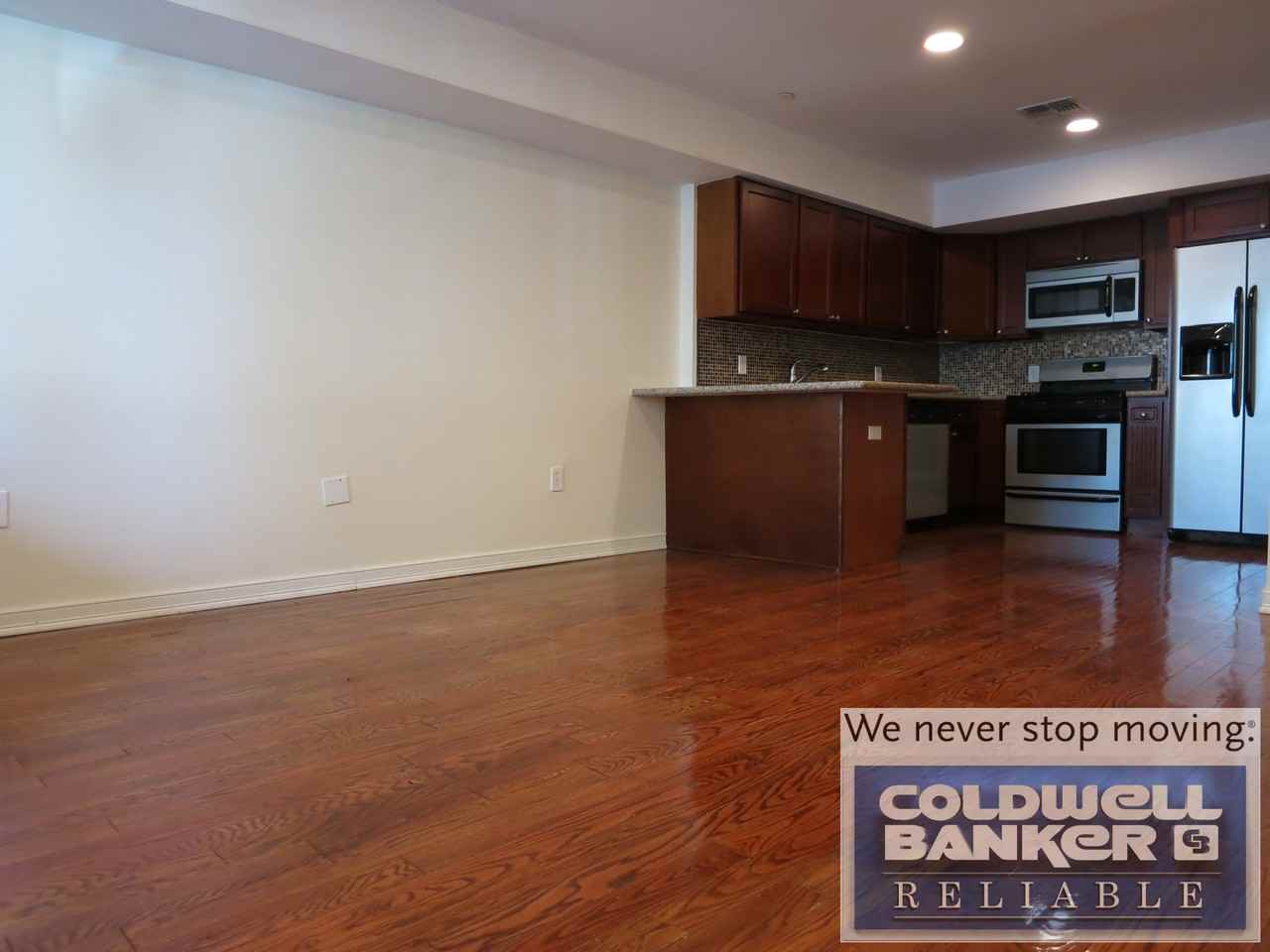 5316 Avenue O - Photo 3 of 8