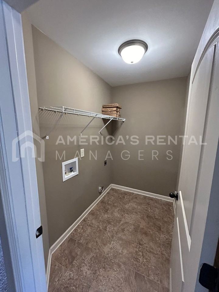 112 Hollow Ct - Photo 4 of 24