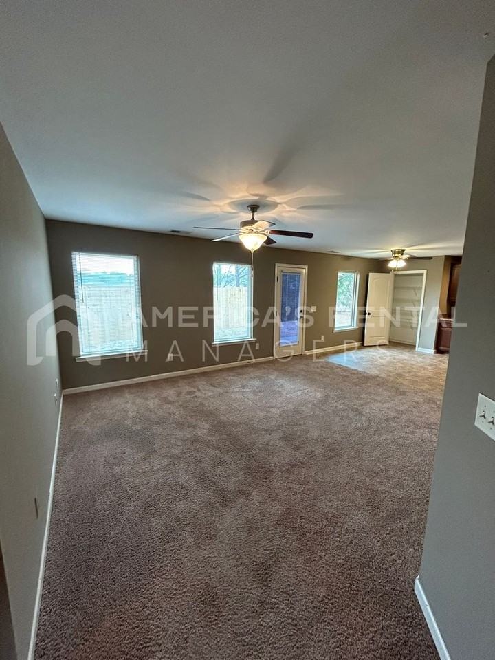 112 Hollow Ct - Photo 5 of 24