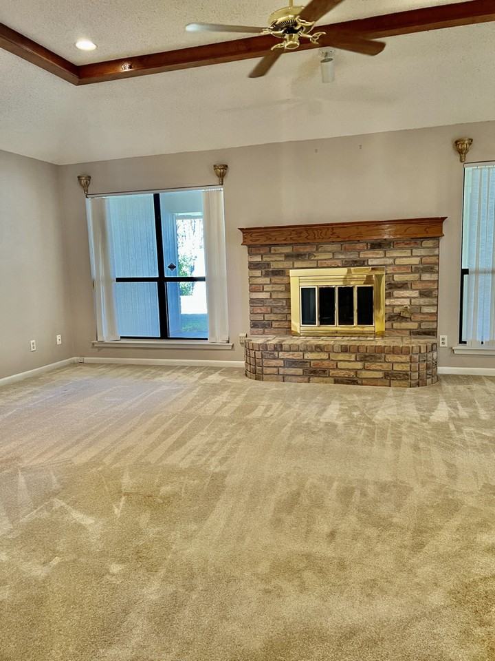 1007 Milby Oaks Circle - Photo 3 of 17