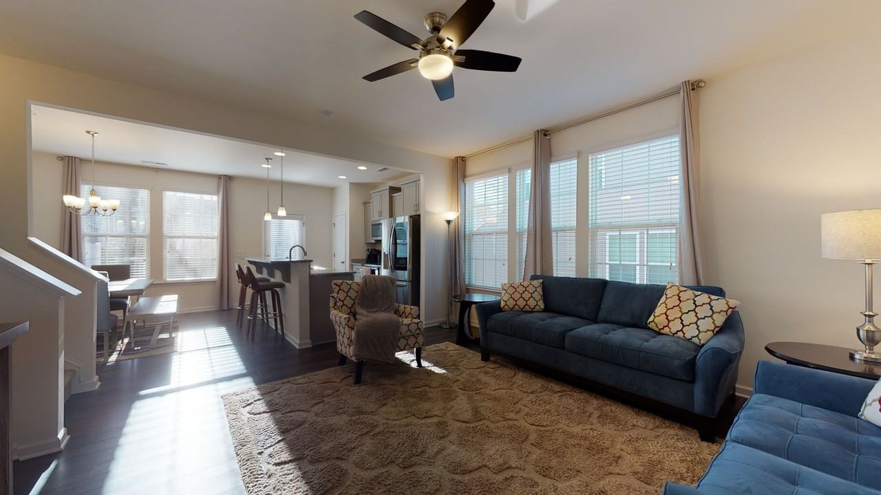 172 Thornhill Dr - Photo 2 of 26