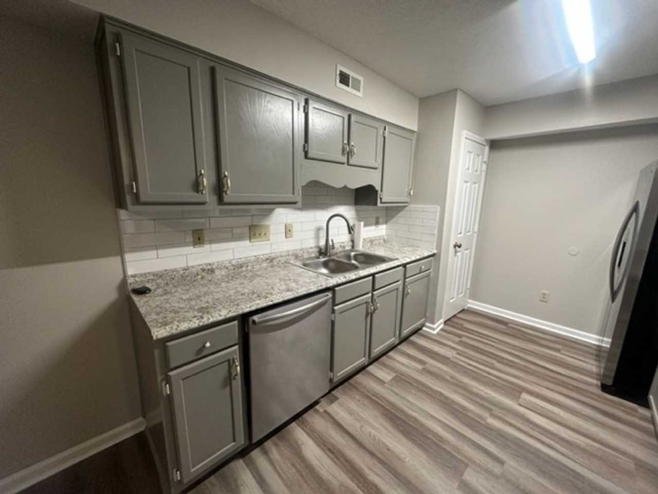 800 Folly Ct Unit C - Photo 4 of 31