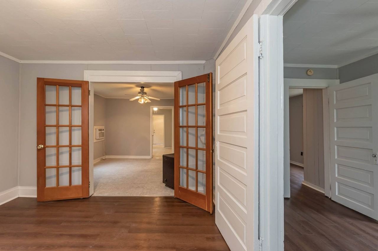 736 Vaughan St - Photo 4 of 19