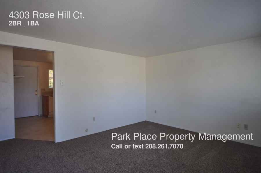 4303 Rose Hill Ct - Photo 2 of 9