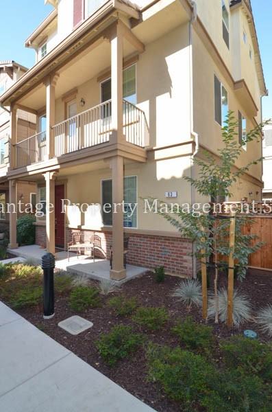 63 Regency Pl - Photo 2 of 18