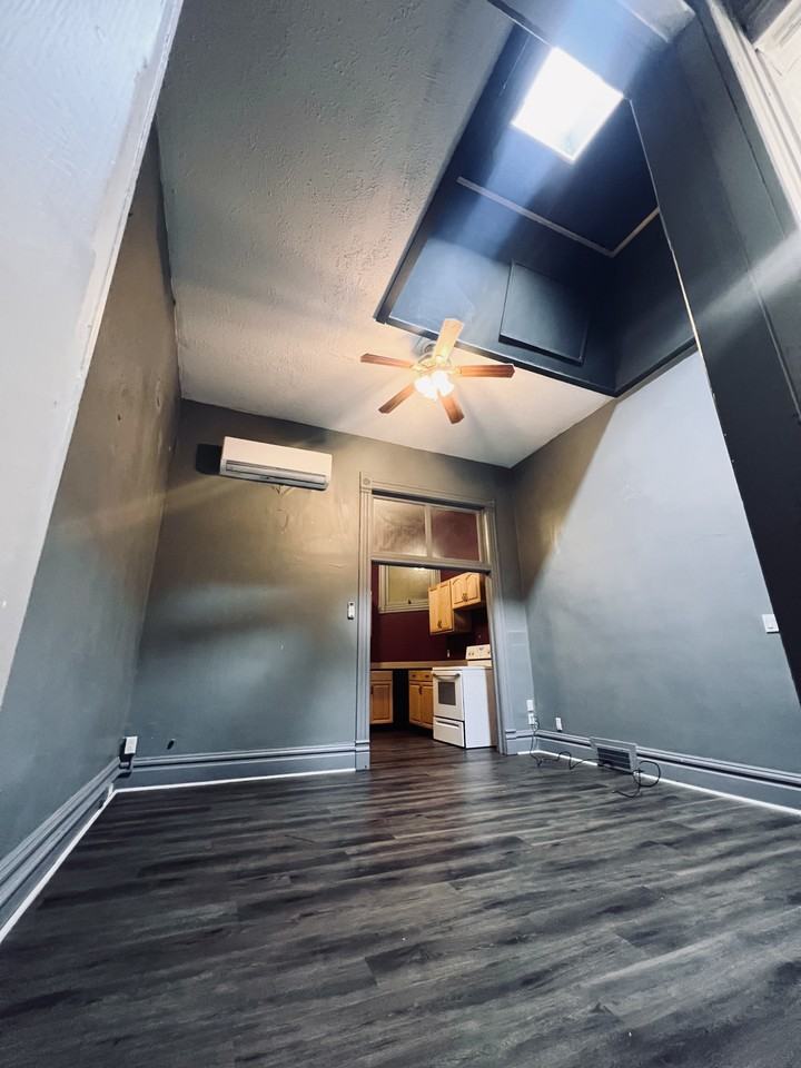 1802 Main St #3A - Photo 2 of 4