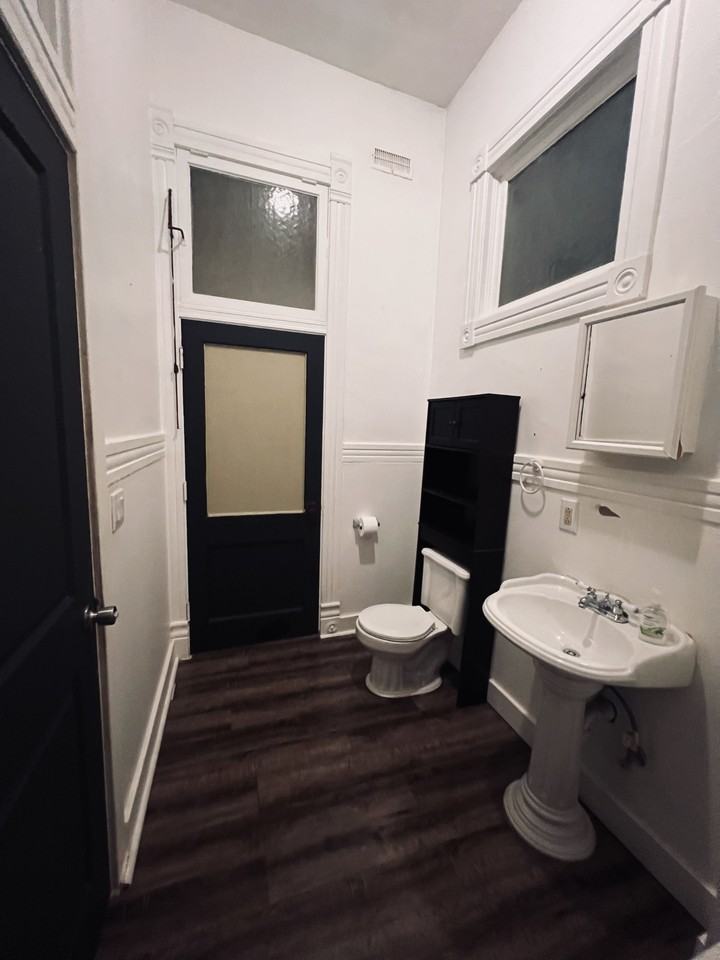 1802 Main St #3A - Photo 3 of 4