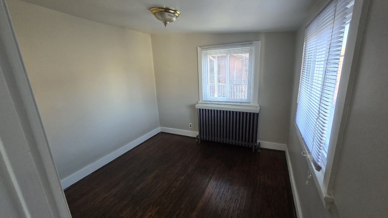 4848 Commonwealth St #4 - Photo 3 of 21