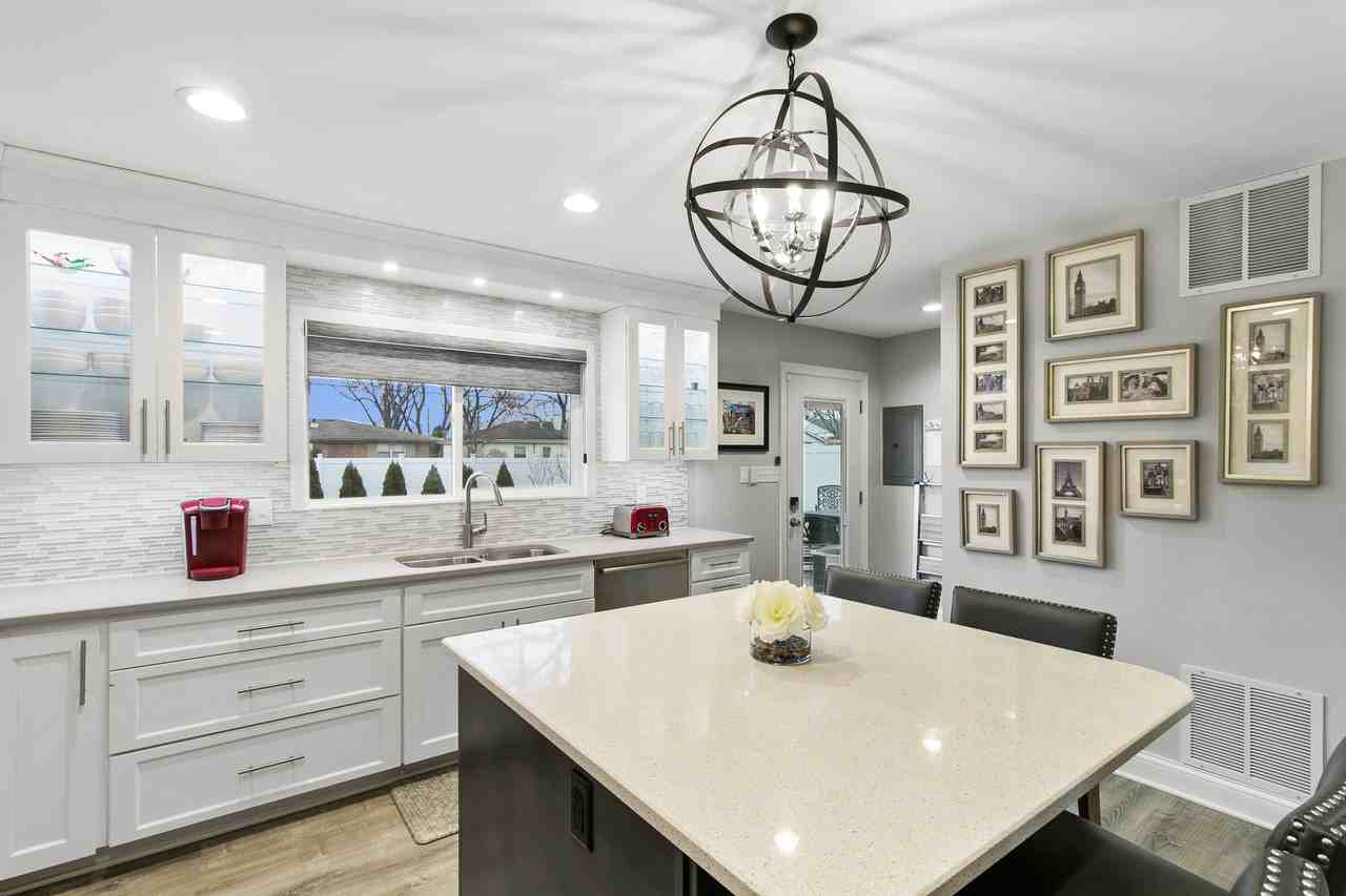 8025 Spruce St #NA - Photo 2 of 18