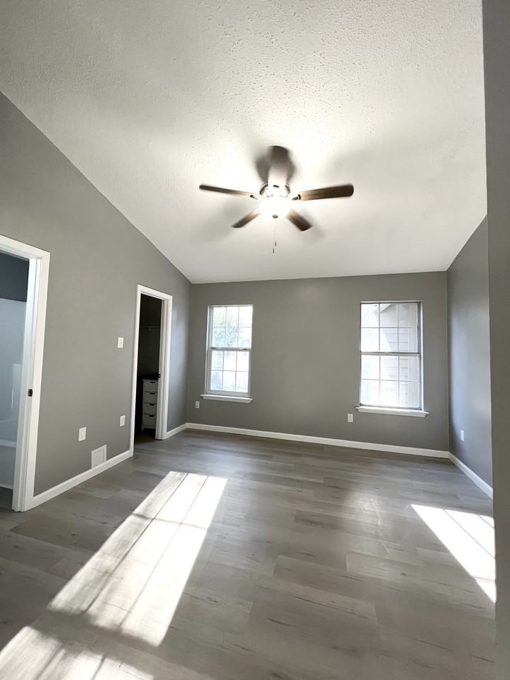 883 Bonneville Dr #NA - Photo 6 of 8