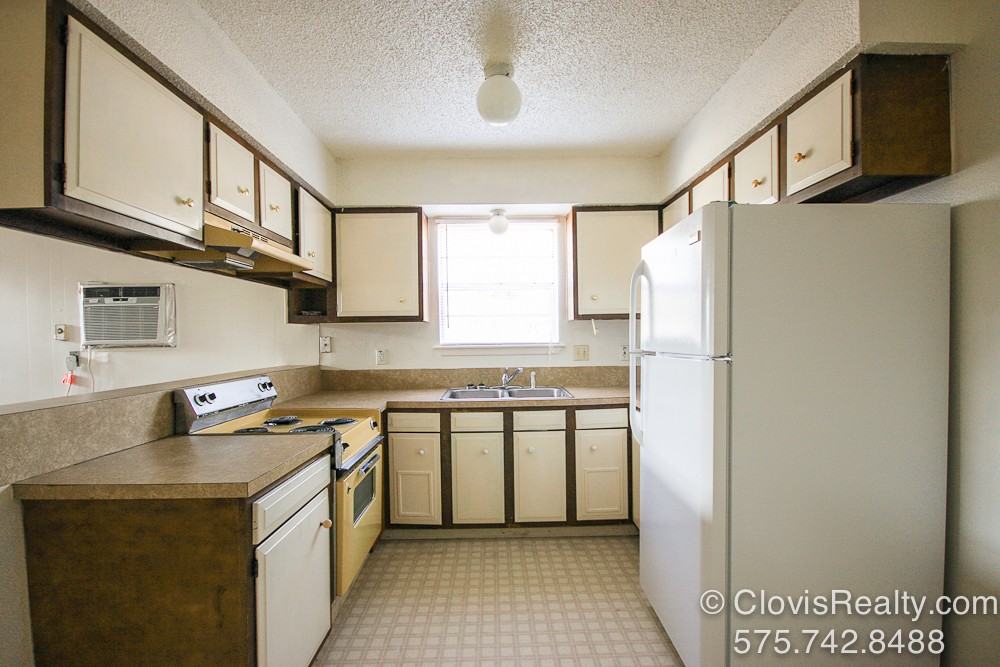 1928 W 21st St #12 - Photo 6 of 10