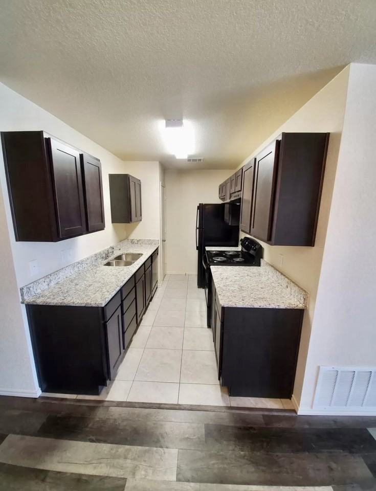 1316 Liberation Ln #B - Photo 6 of 15
