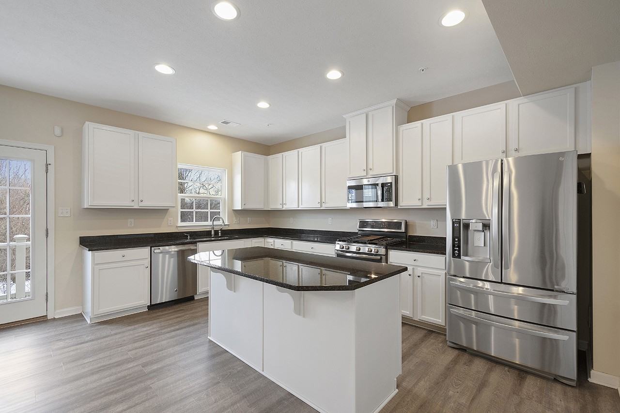 1201 Pointe View Dr #NA - Photo 2 of 36