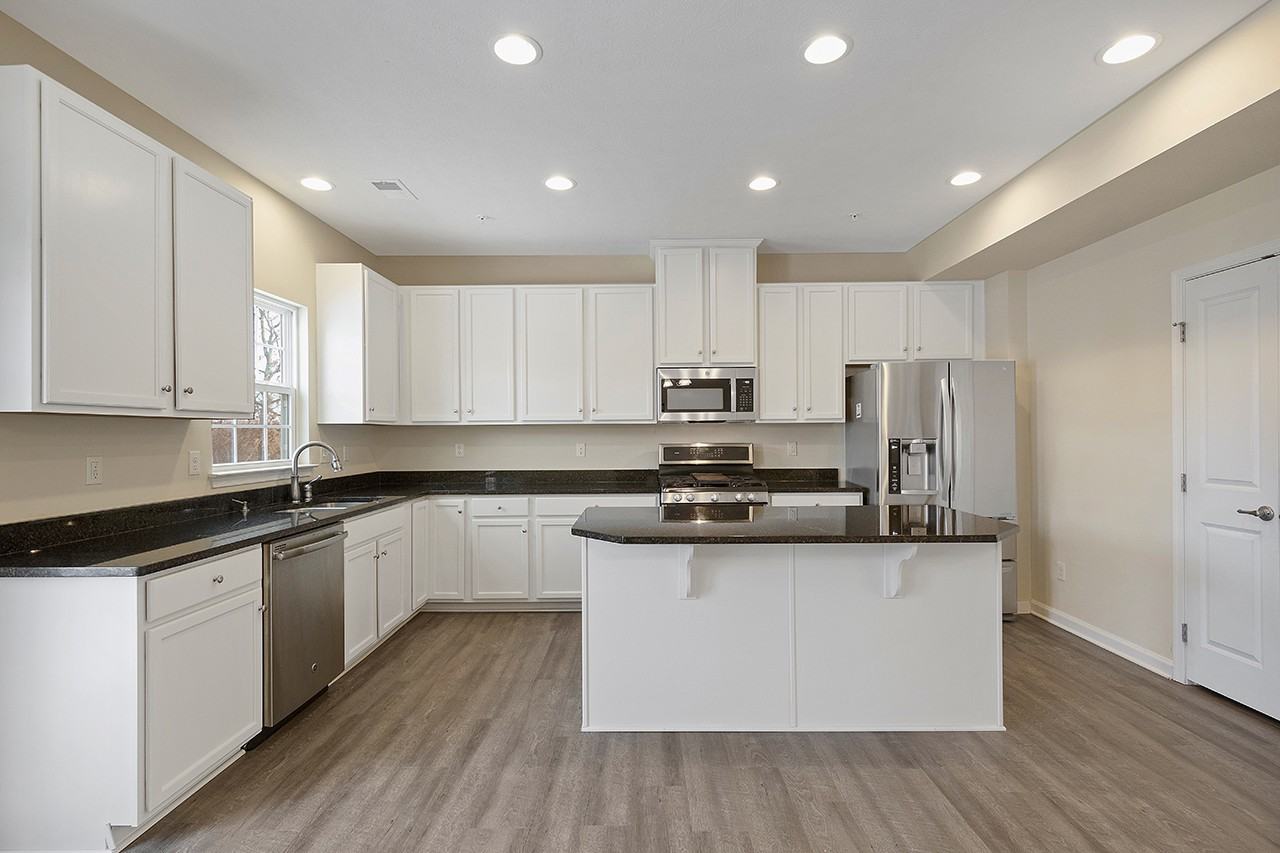 1201 Pointe View Dr #NA - Photo 3 of 36