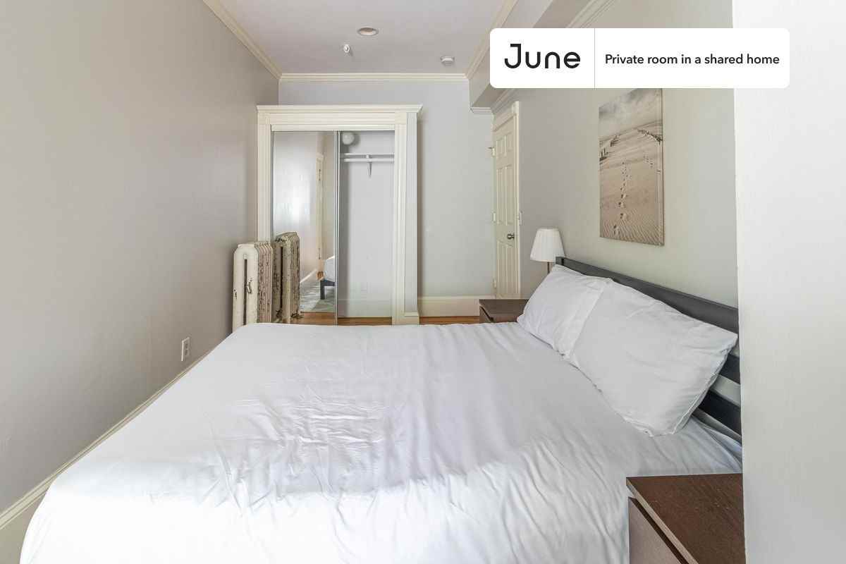 129 Chiswick Rd #A - Photo 2 of 18