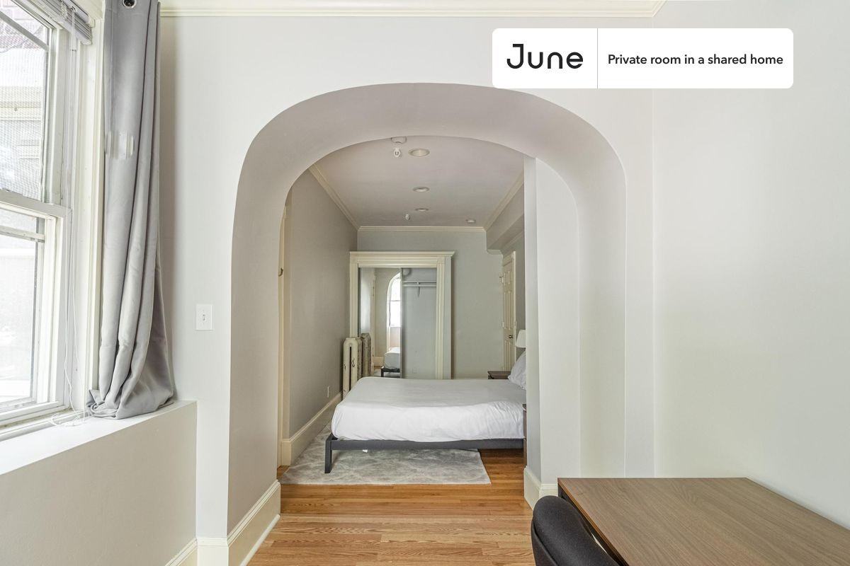 129 Chiswick Rd #A - Photo 4 of 18