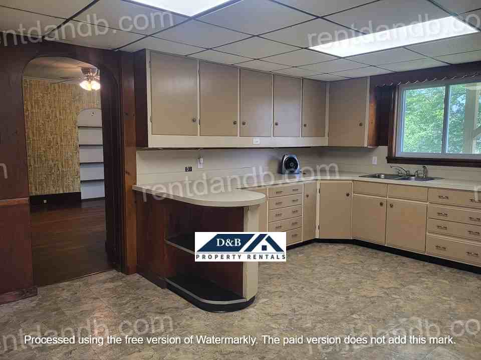 412 S Center 3A 3A, Corry, PA 16407 1 Bedroom Apartment for Rent